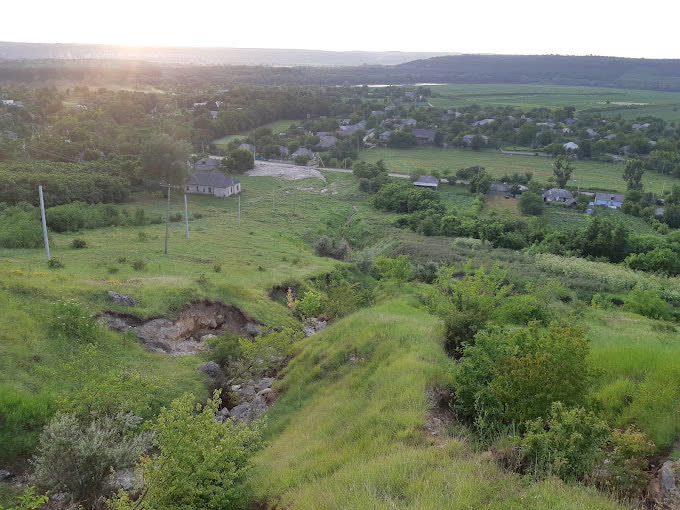 Guvernul sprijină școlile mici